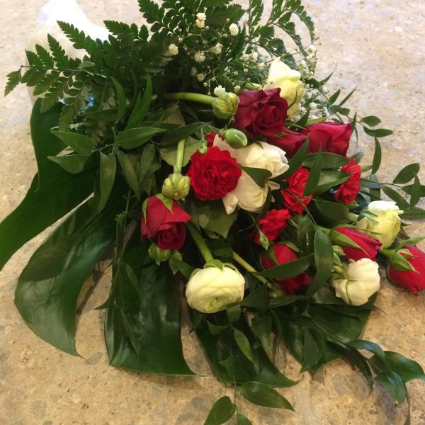 Bårebukett friske farger – Begravelse – Friske farger – Liten